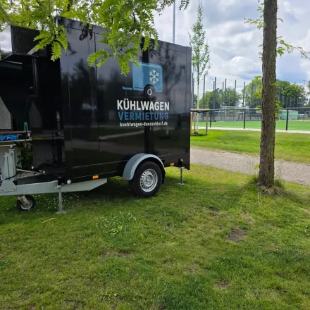 Premium Kühlwagen Anhänger zur Miete